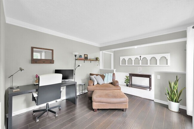 Foto del edificio - 223 Birchwood Dr