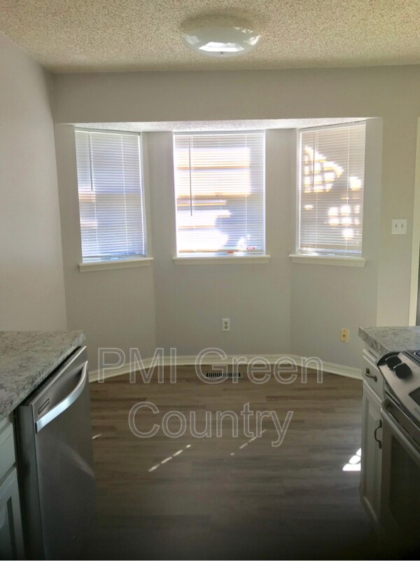 Foto del edificio - 4913 Greenan Dr