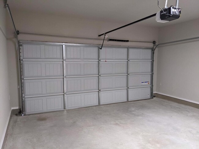 Building Photo - 3412-3414 Scott Circle