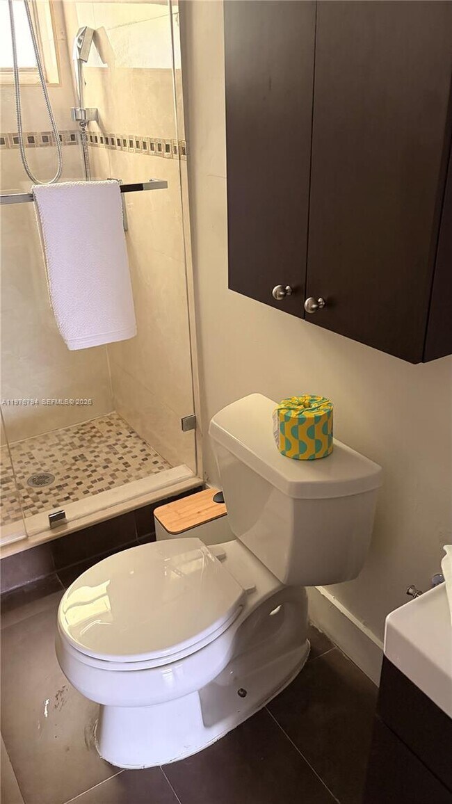 Foto del edificio - 2900 Bird Ave