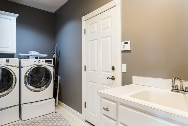Laundry room - 1011 Norton Dr