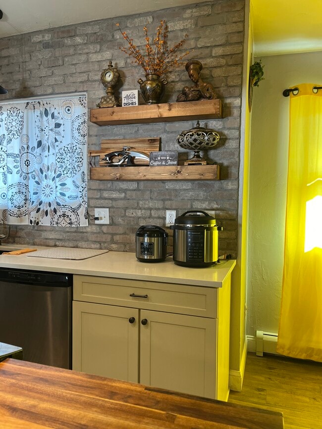 Foto del edificio - 2866 Elm Ave