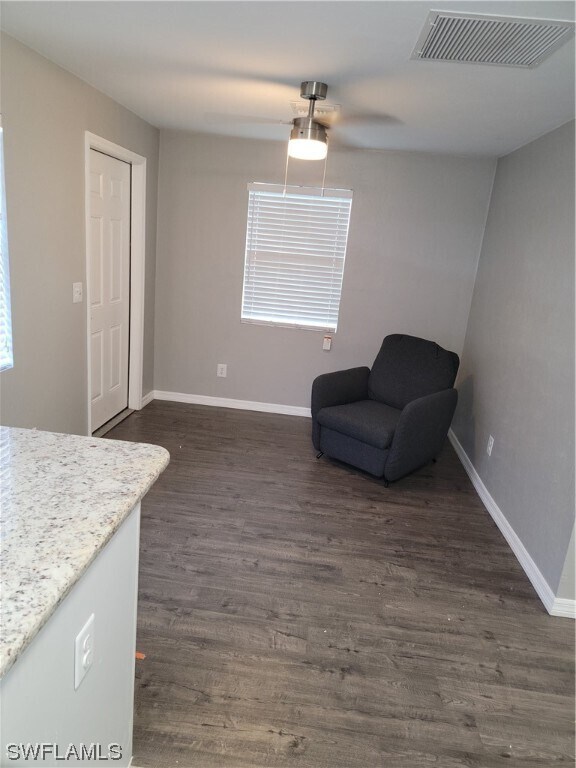 Building Photo - 10441 Gladiolus Dr