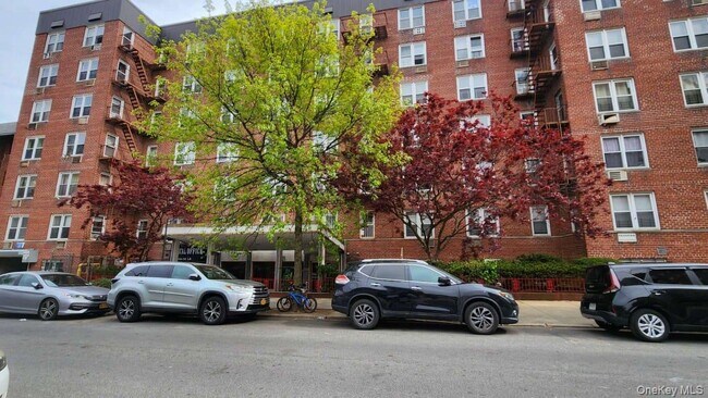 Foto del edificio - 144-24 37th Ave