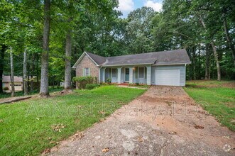 Building Photo - 50 Woodland Trce