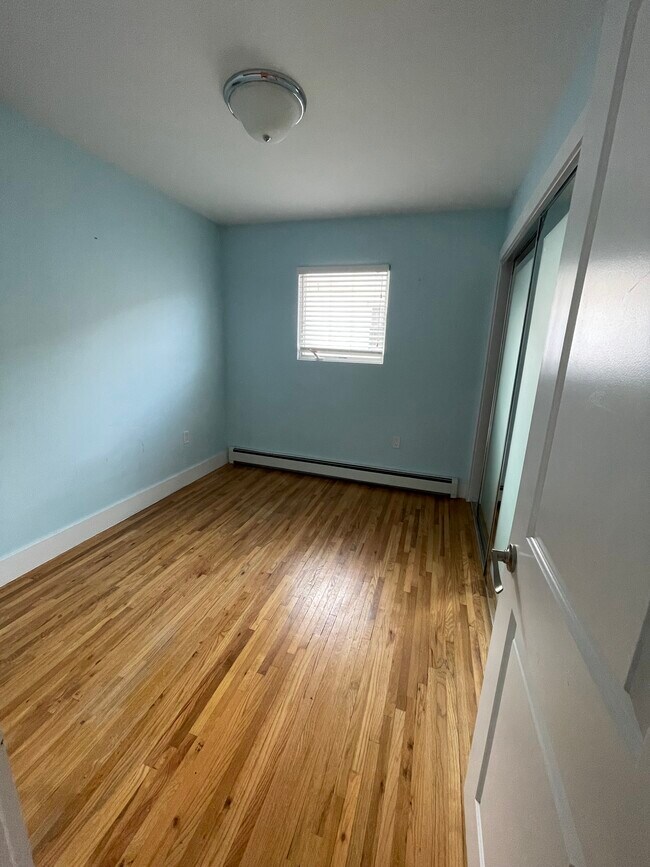 Foto del edificio - 2756 E 64th St
