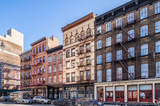 Building Photo - 321 Greenwich St