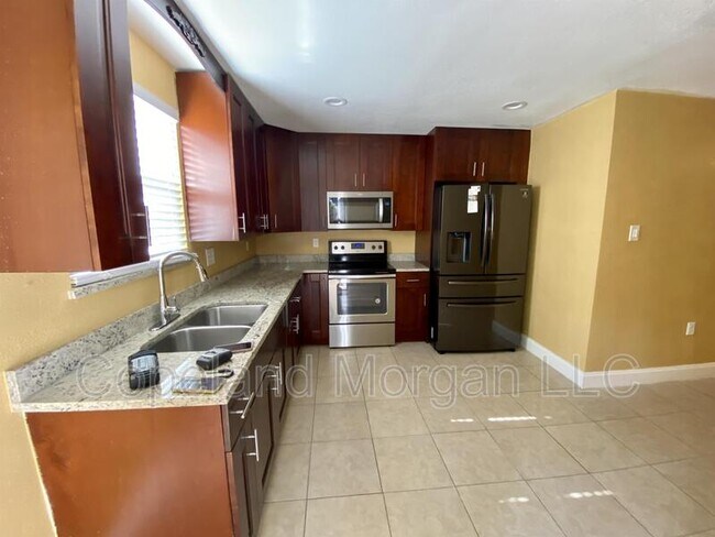 Foto del edificio - 5650 36th St N