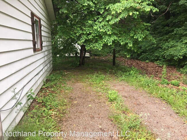 Foto del edificio - 1 br, 1 bath House - 9836 N. Long Lake Road