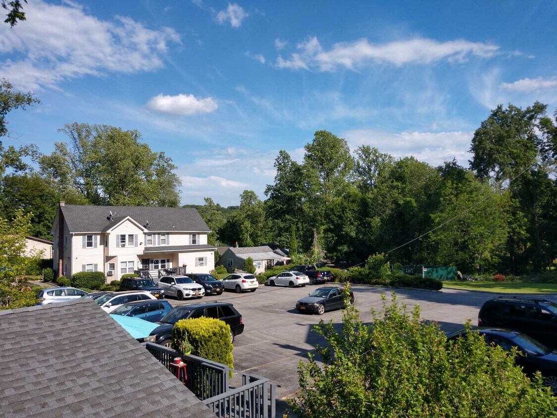 3230 Lexington Ave, Mohegan Lake, NY 10547 Apartments in Mohegan Lake