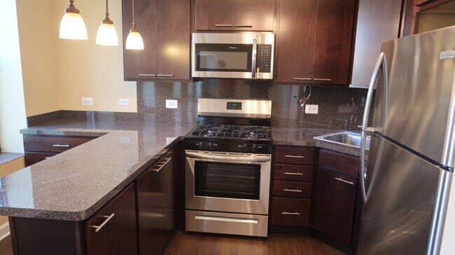 Foto del edificio - 1458 N Bosworth Ave