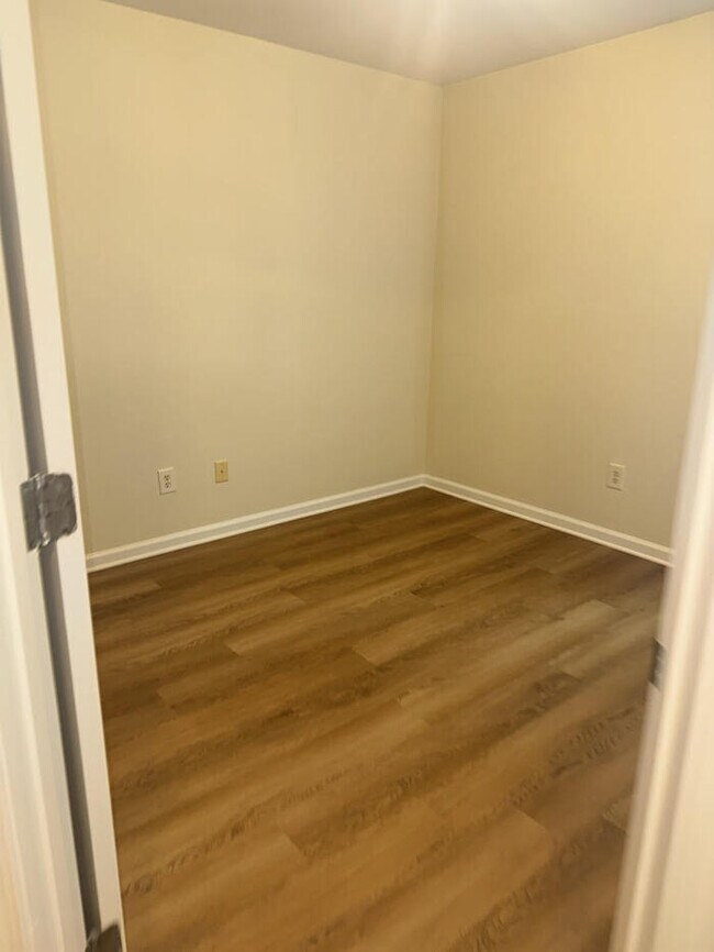 Building Photo - Ready for Now! Located in Raleigh. Townhom...