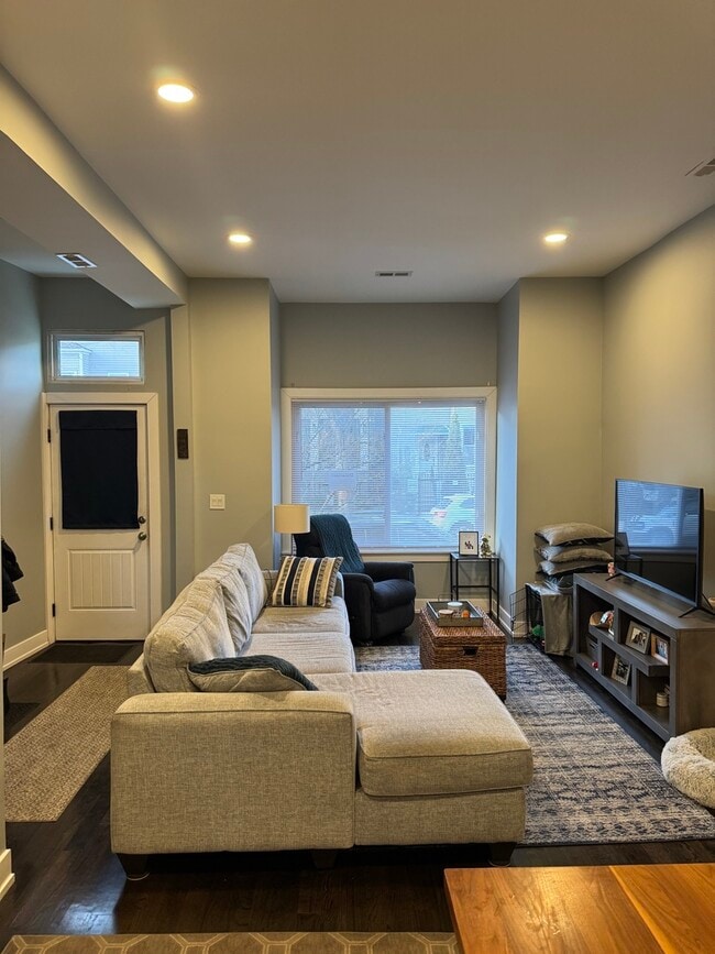 Foto del edificio - 2613 W Cortland St