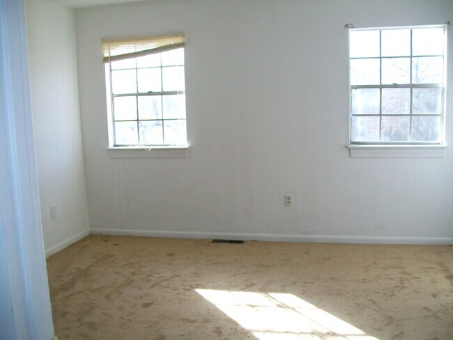 Foto del edificio - 7283 Barnette Ave