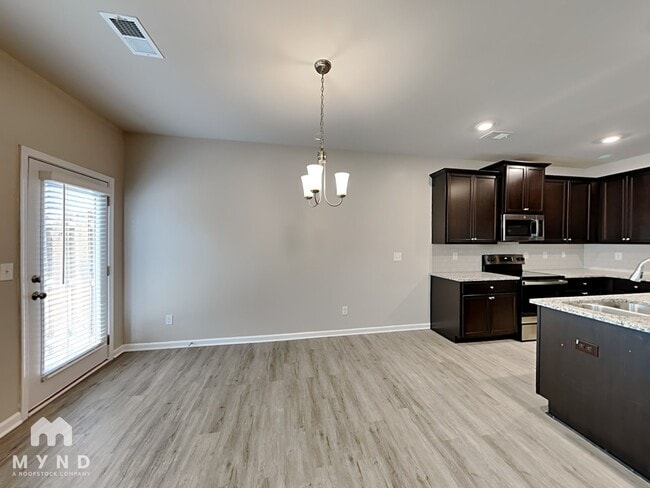 Building Photo - 5097 Lower Elm St