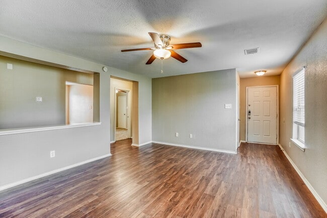 Building Photo - 20619 Tayman Oaks Dr