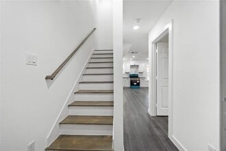 Building Photo - 2310 Wavell St