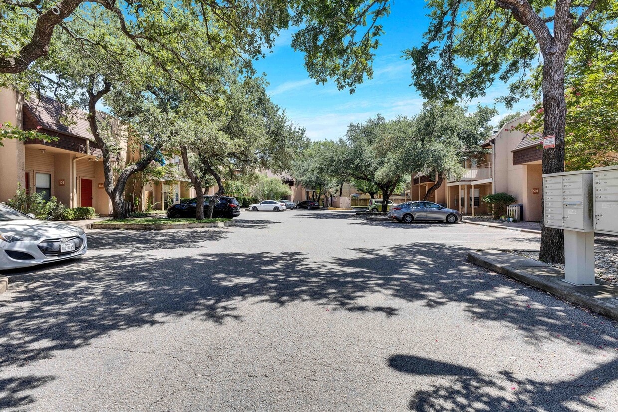 Primary Photo - 8418 Fathom Cir