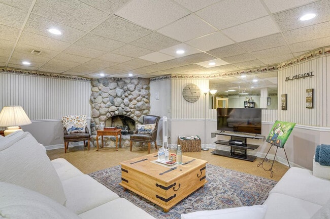 Foto del edificio - 7 Creekside Ln