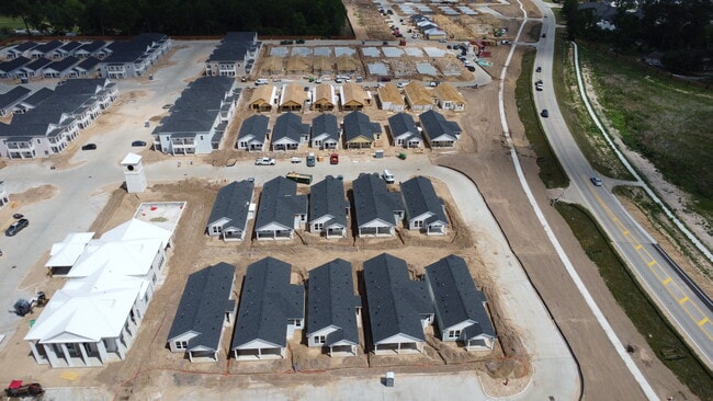 Building Photo - The Cottage Green Tomball