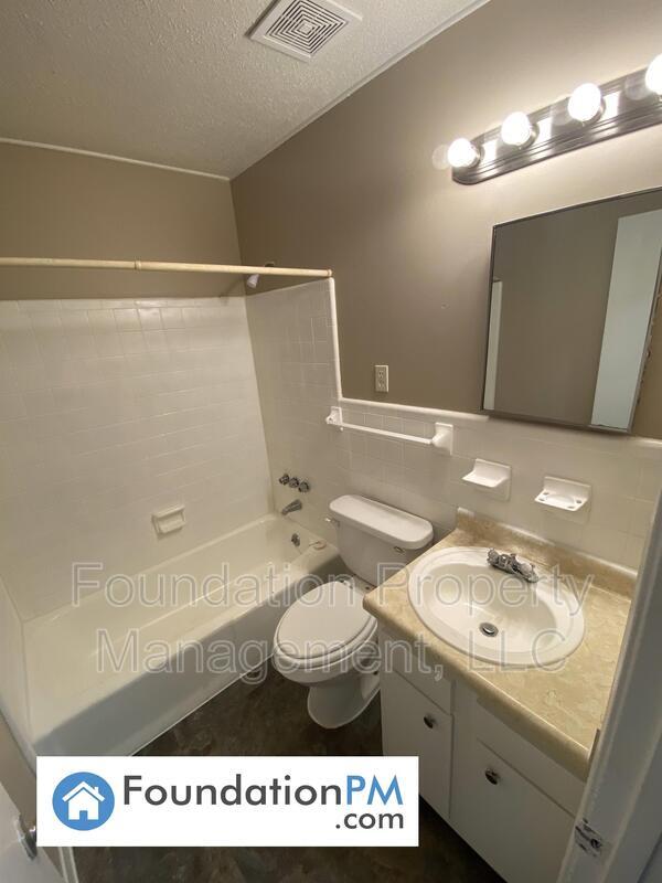 Foto del edificio - 5586 Hyacinth Cove