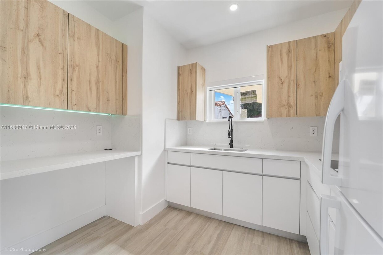 Foto del edificio - 1654 SW 18th Ave