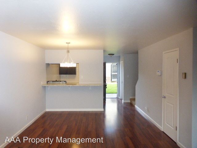 Building Photo - 2 br, 2 bath House - 1560 Adelaide St. #13