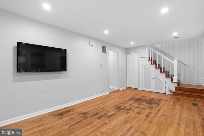 Foto del edificio - 715 Anderson Ave