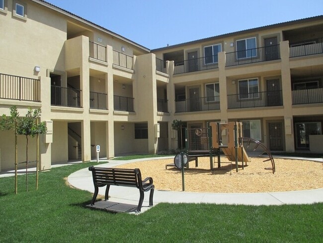Building Photo - 14051 Hope St