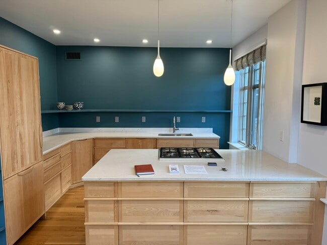 Foto del edificio - 1525 N Front St