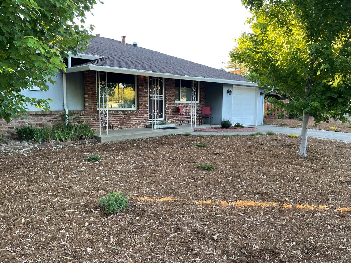Primary Photo - 3779 Moddison Ave