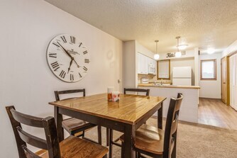 Building Photo - 808 Westwinds Dr