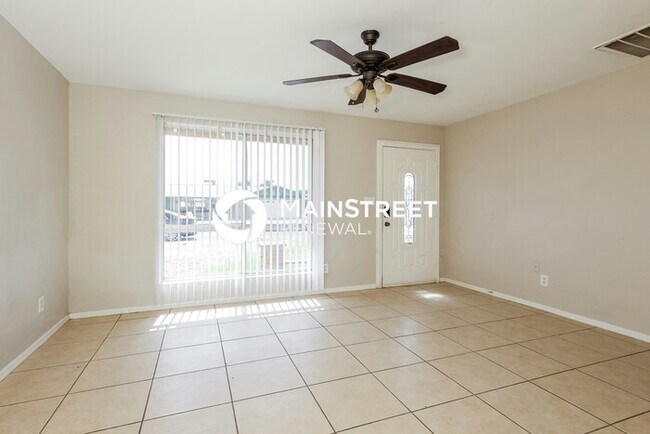 Building Photo - 3 Bedroom Pet-Friendly Home in Phoenix, AZ...