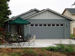 Building Photo - 4211 NE 135th Ave