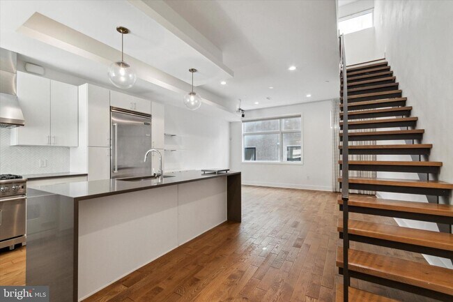 Building Photo - 1429 Kater St