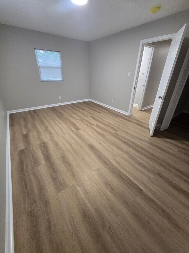 Foto del edificio - Welcome Home to Bellagio South Living: Where Comfort Meets Convenience