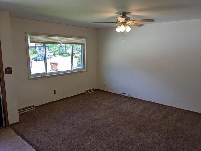 Building Photo - 1106 Cypress Dr