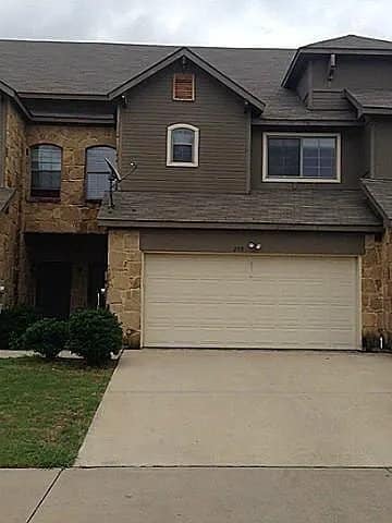 Building Photo - 209 Royal Glen Ct
