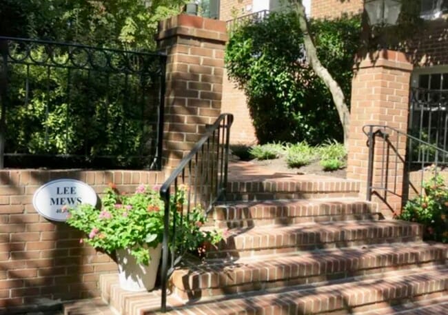 Building Photo - 420 1/2 N Saint Asaph St