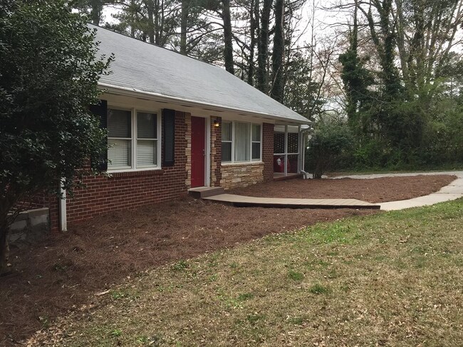 Building Photo - 3080 Lynhurst Cir SW