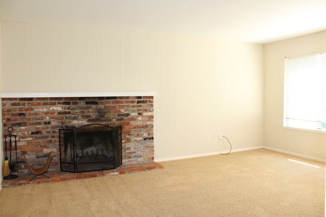Building Photo - 14 Scottsdale Way