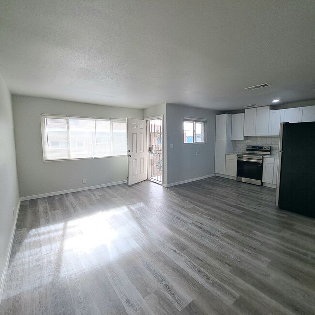 Building Photo - 2900 Marlin Ave