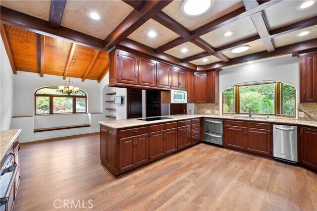 Foto del edificio - 5206 E Crescent Dr