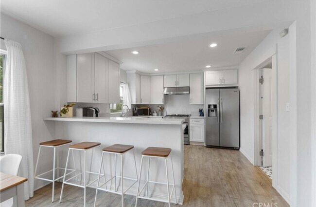 Foto del edificio - 6030 Crestwood Way