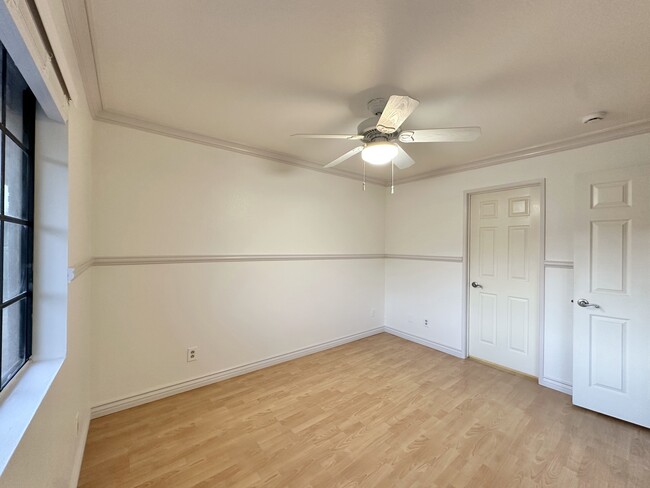 Guest bedroom - 4151 Hathaway Ave