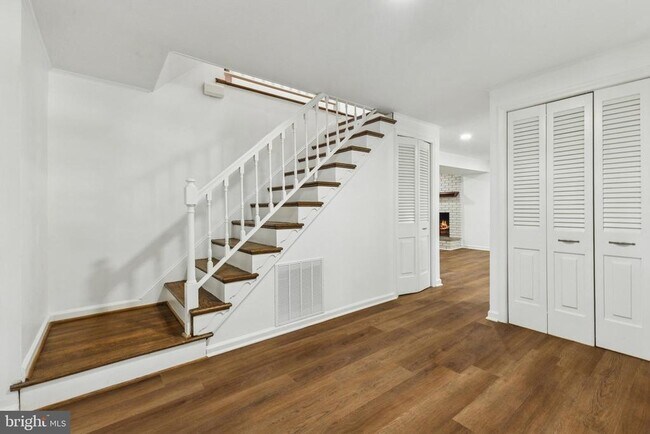 Foto del edificio - 8326 Briar Creek Dr