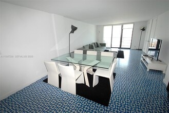 Building Photo - 1800 Collins Ave