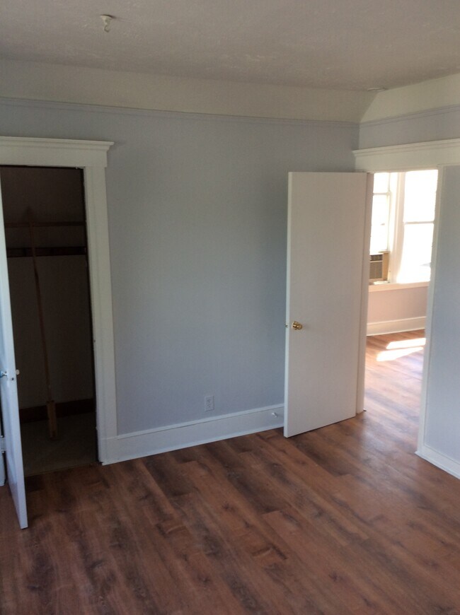 Building Photo - 320 Norton St