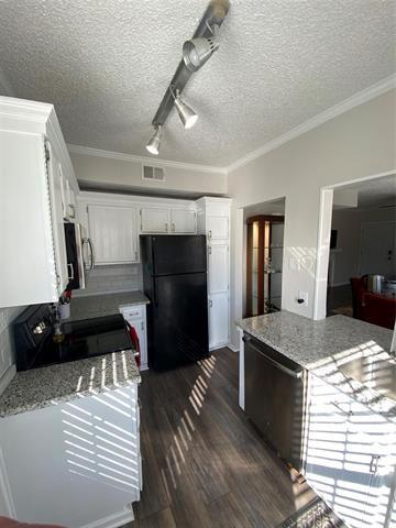 Building Photo - 8750 Park Ln