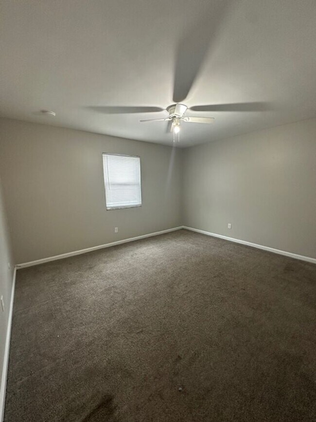 Foto del edificio - 2661 Medary Ave